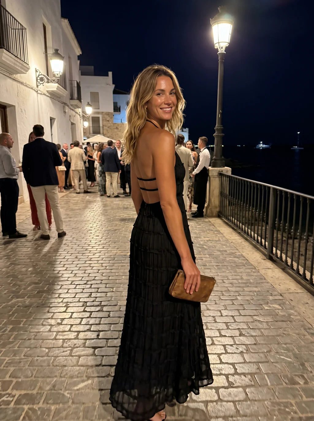 Ángela - Vestido Largo Halter con Volantes Escalonados