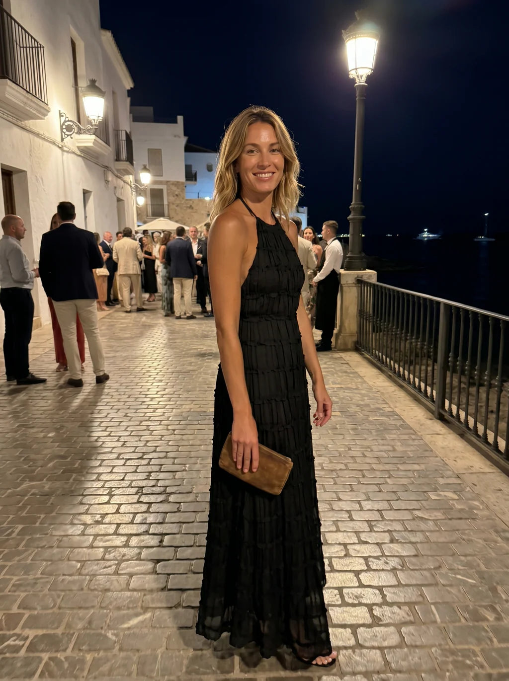Ángela - Vestido Largo Halter con Volantes Escalonados